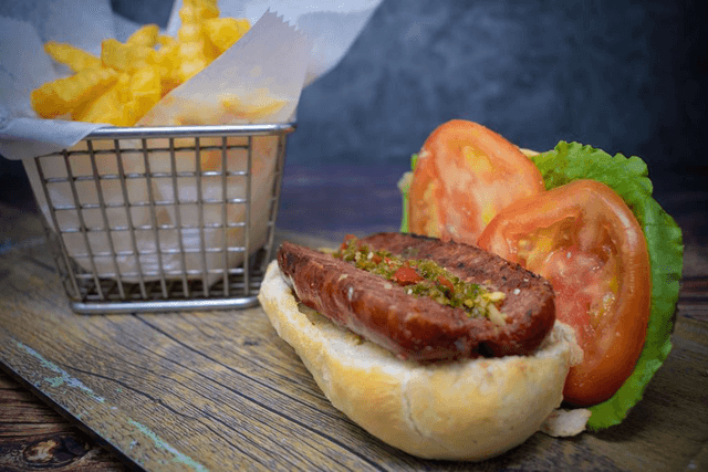 Choripán con Papas Fritas