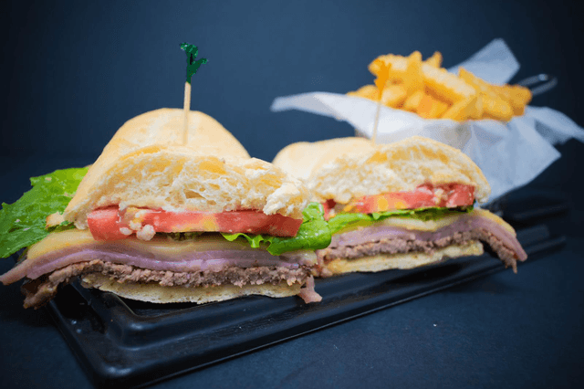 Sandwich de Lomito